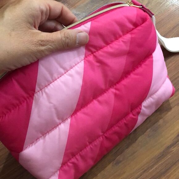 NEW Estee Lauder puffer recycled cosmetic bag Wristlet. - Picture 4 of 5